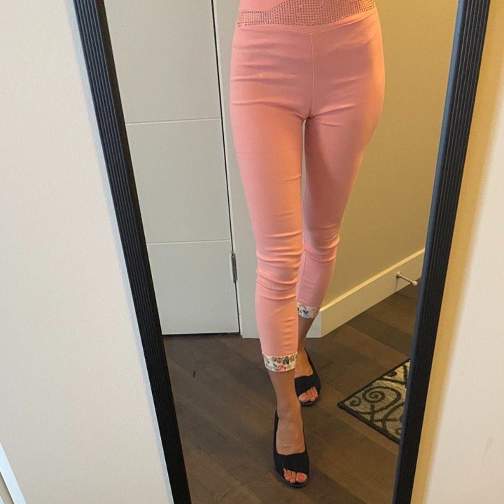 Stunning light pink Legging with floral ankles packet